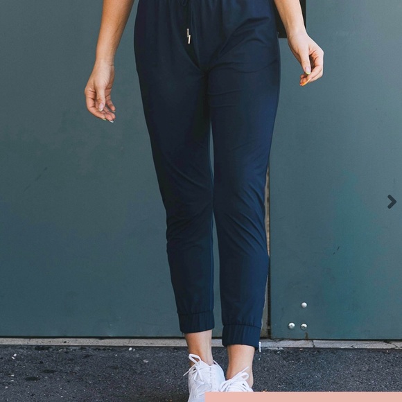 Zyia Everywhere Jogger 2025